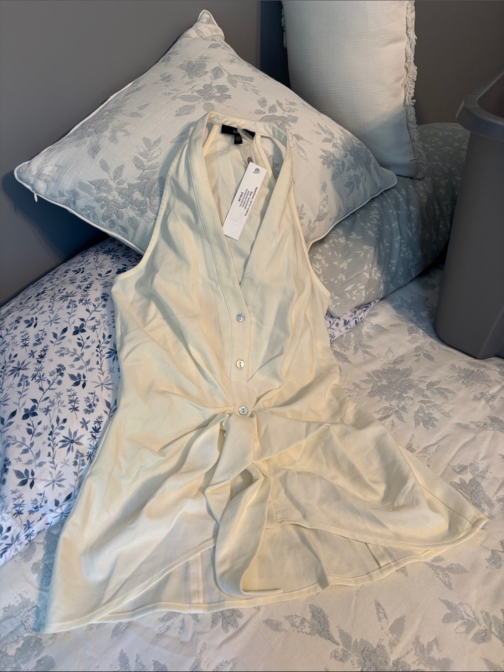 DREW Pale Yellow Sleeveless Button-Front Blouse